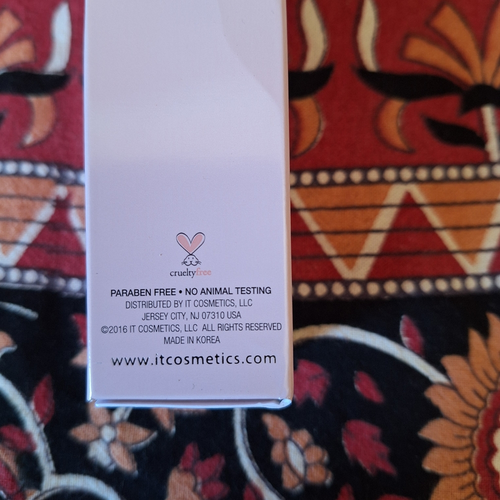 IT Cosmetics CC+ Illumination Daily Sunscreen Foundation SPF 50+ In 03 Light - Picture 14 of 16